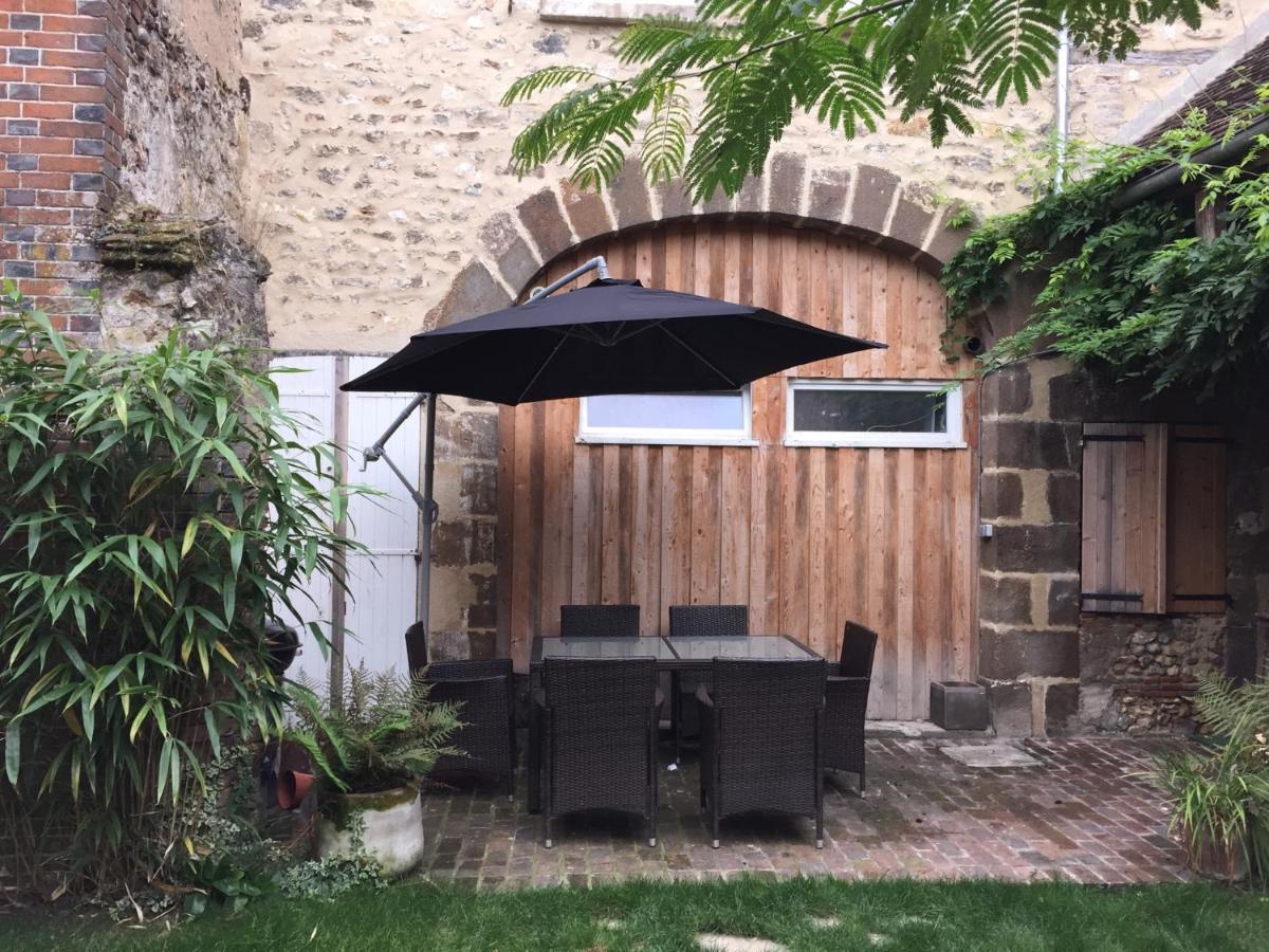 L Annonce N Est Pas D Actualite Ne Pas Prendre De Reservation Villa Saint-Fargeau  Dış mekan fotoğraf